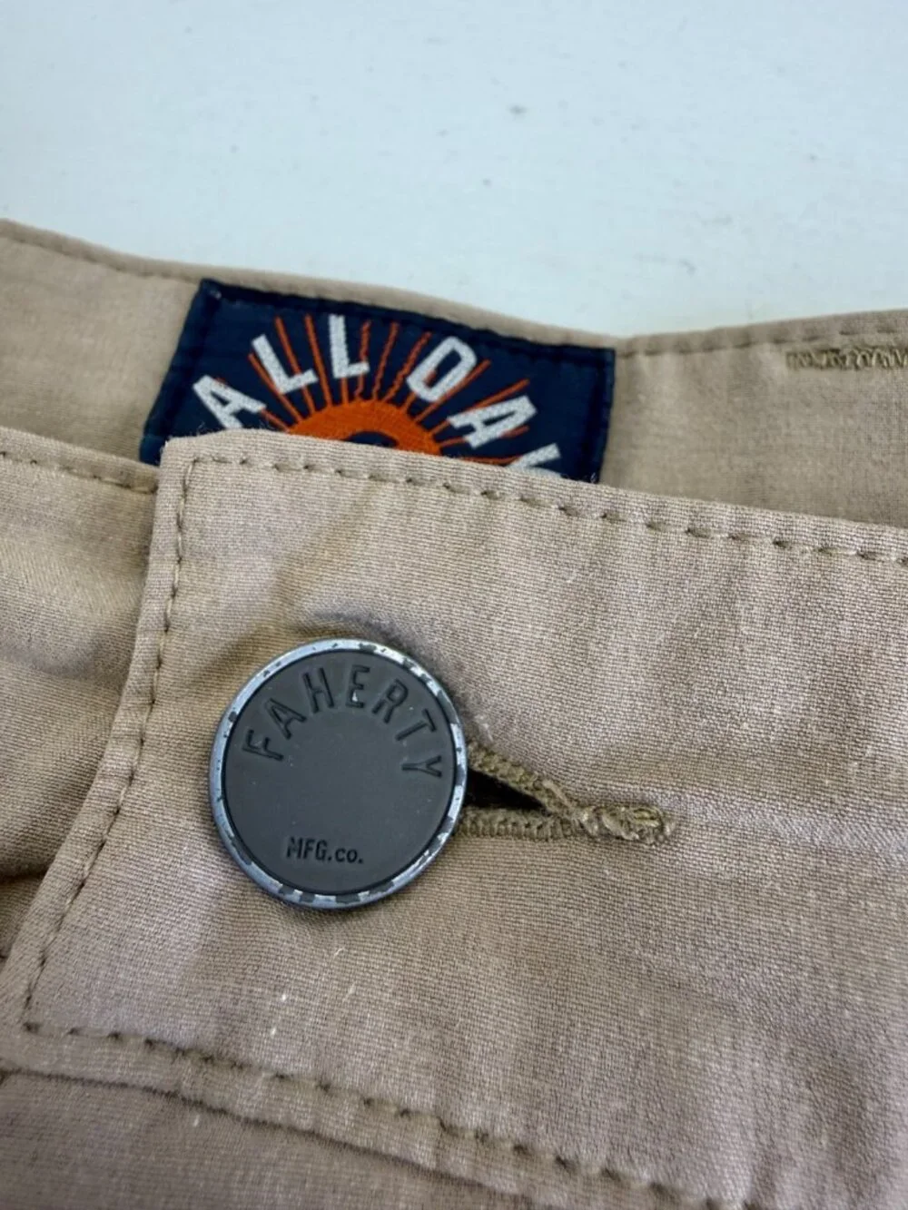 Faherty All Day Shorts Mens 40 Khaki Tan Performance Stretch Casual Lightweight